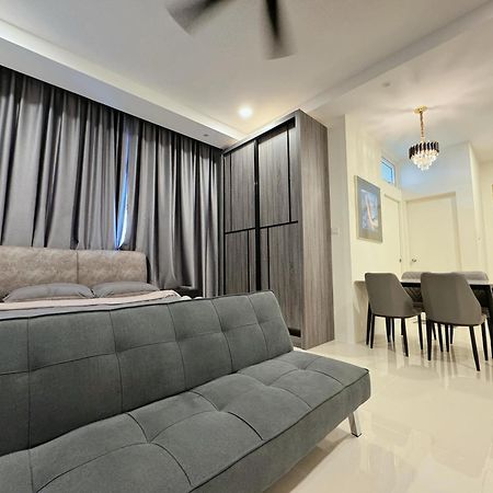 Kuching Cozy Comfort 06 - Riverine Diamond Kuching Studio With Balcony 3 Pax Apartment Exterior photo