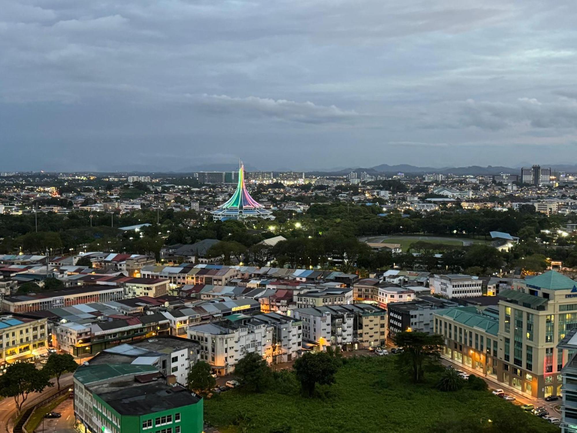 Kuching Cozy Comfort 06 - Riverine Diamond Kuching Studio With Balcony 3 Pax Apartment Exterior photo